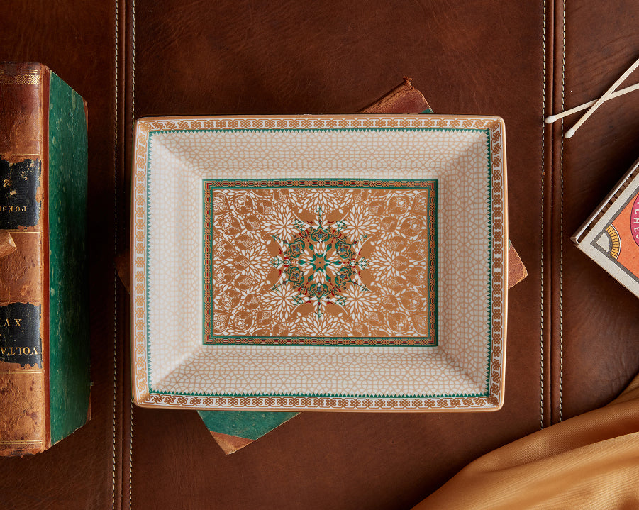 PORCELAIN TRAYS