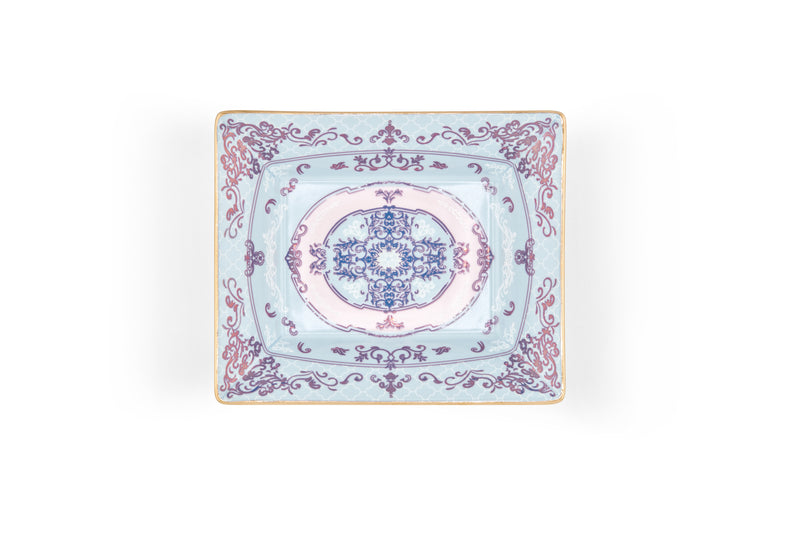 A miniature masterpiece, Sleek porcelain tray with rich gold borders, perfect for enhancing any room’s decor.
